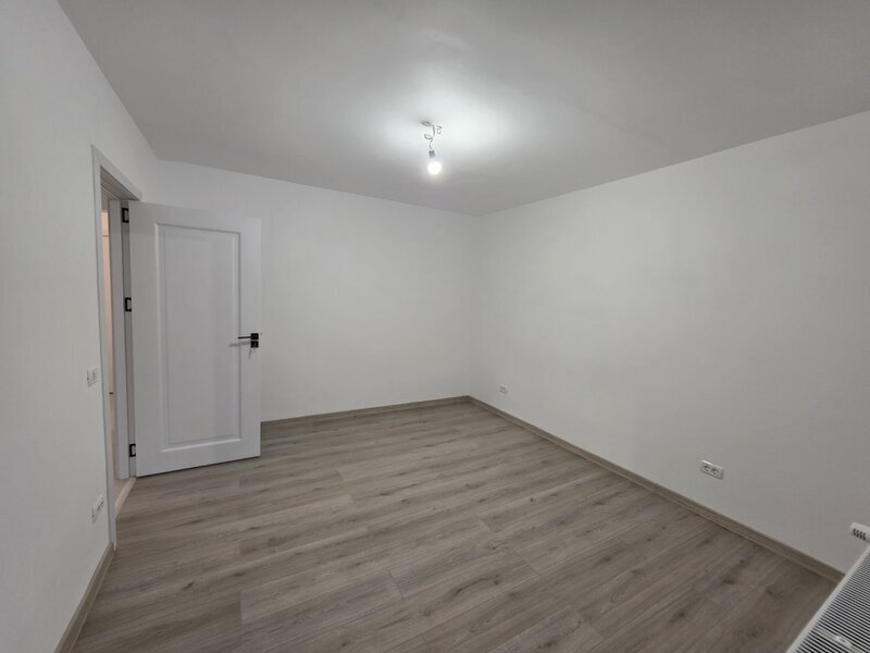 Titan, Jean Steriadi, Auchan,